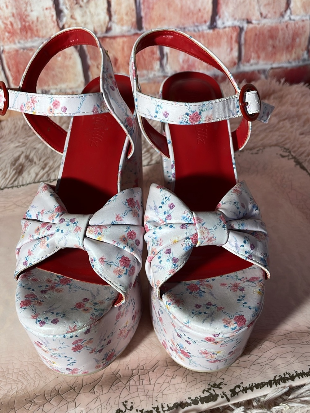 Sugar Thrillz Floral Bow Platform Sandals - White Floral